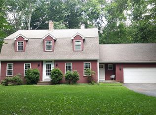 14 Heath Spur, Ledyard, CT 06339