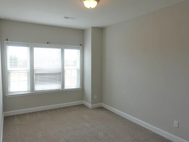 343 Intrepid Ct — Photo 10