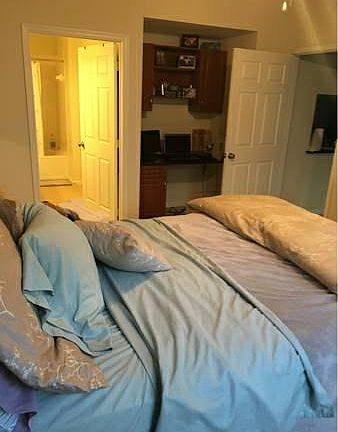 5th image of 12909 Centre Park Cir