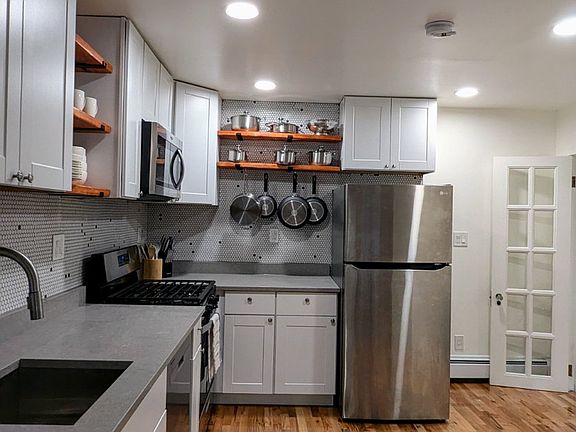 5th image of 4906 N Hermitage Ave #3