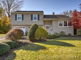 811 Lynwood St, Raritan, NJ 08869