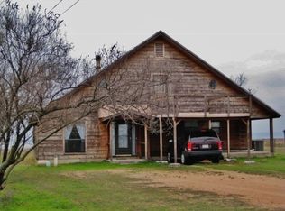 746 Island Dr, Bluffton, TX 78607