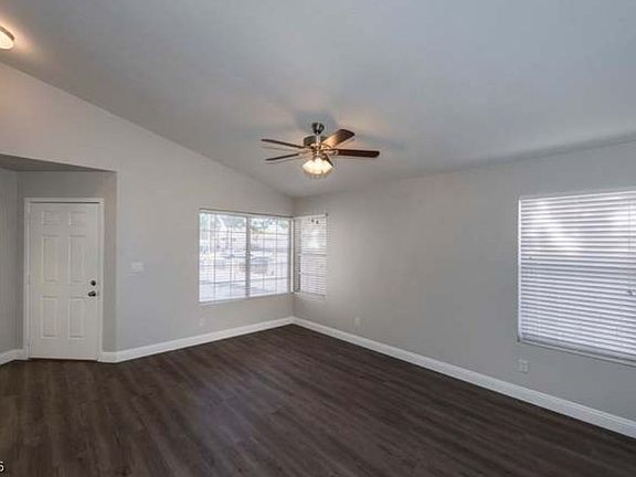 5th image of 1012 Holliston Cir