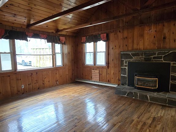 5th image of 117 Susan Ln