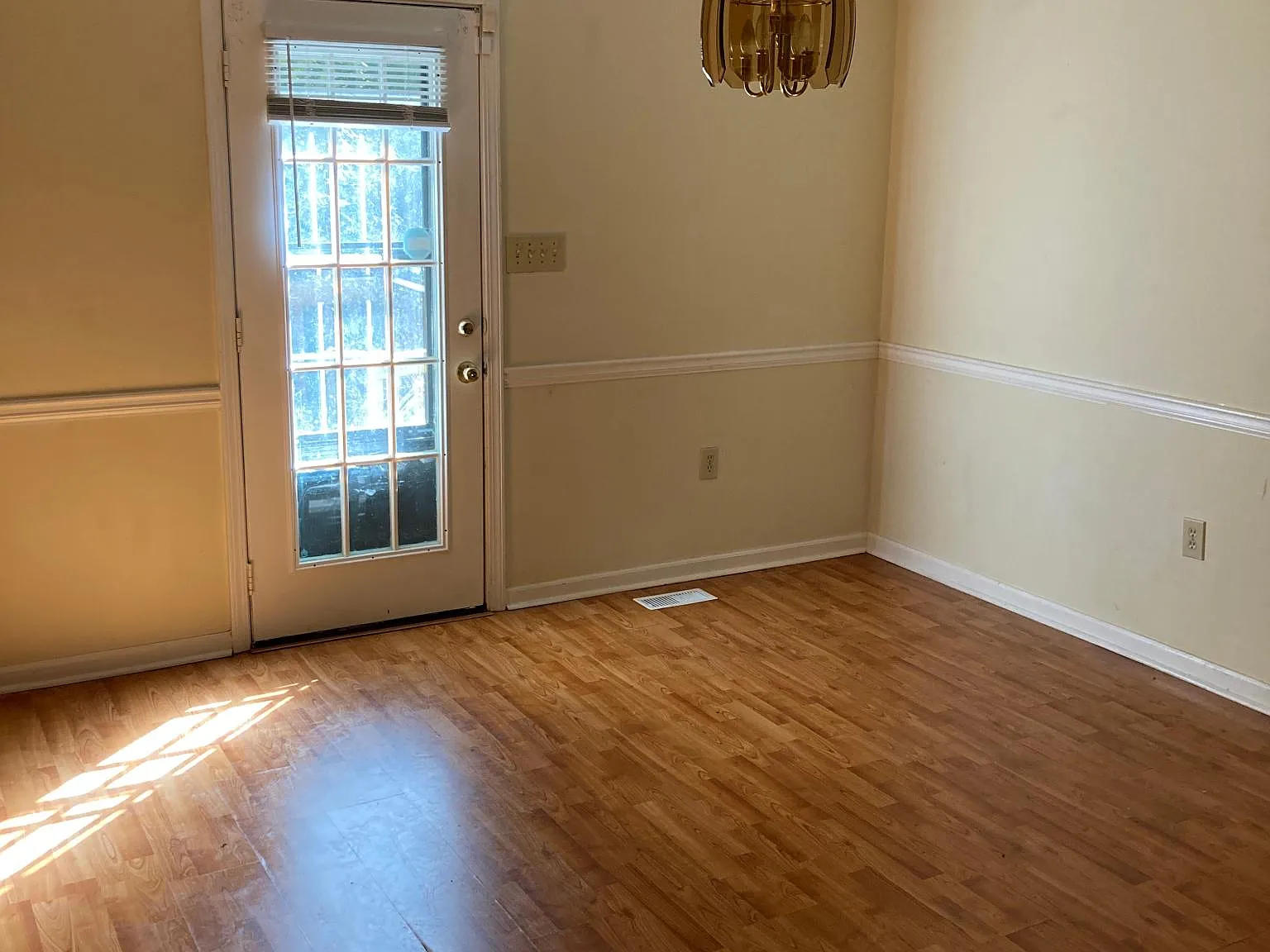 3 bed, 1235 sqft, $1,575 — Photo 4