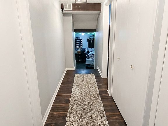 3rd image of 82 Birnamwood Dr