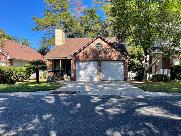 103 Parkwood Dr