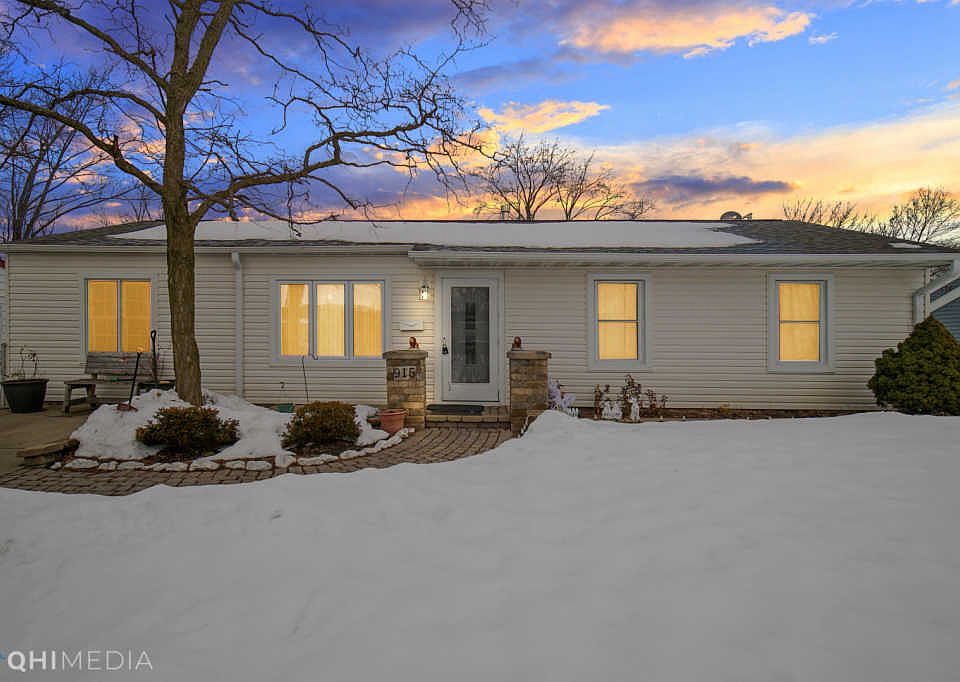 1st image of 915 Mulberry Ln
