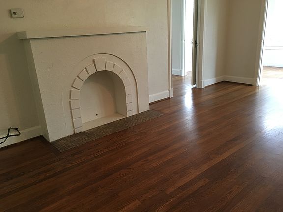 5th image of 5937 Ross Ave #5937