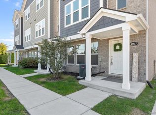 2937 E Square Lake Rd, Troy, MI 48085