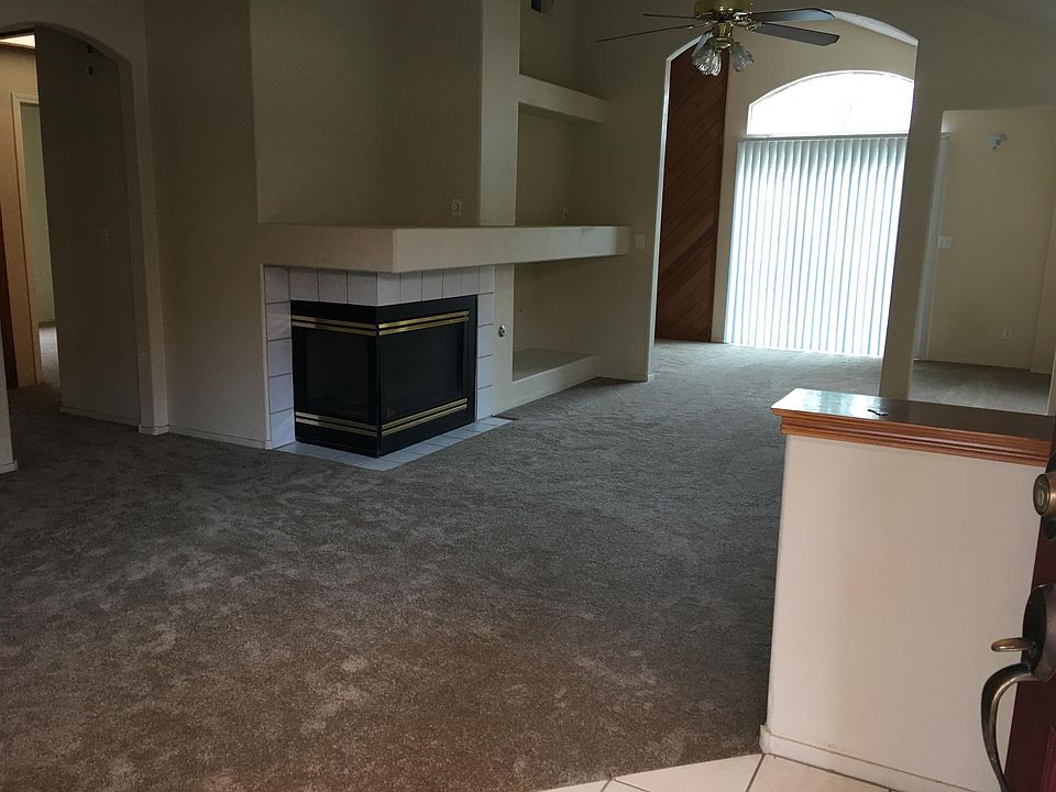 2nd image of 5645 W Vartikian Ave