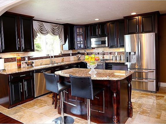 3rd image of 3350 Oakes Dr