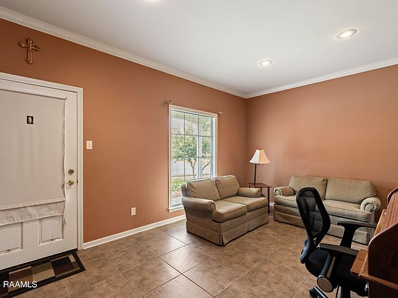 4th image of 203 Cricklade Ct