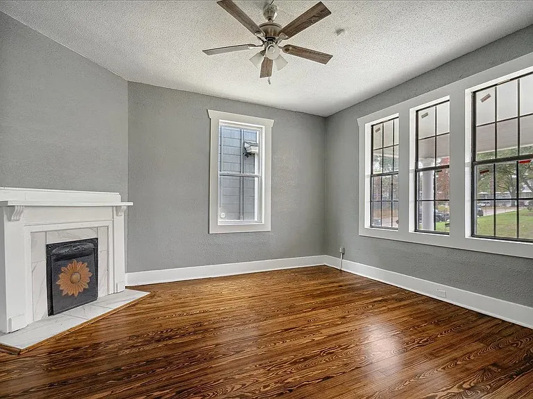 156 N Tucker St — Photo 19