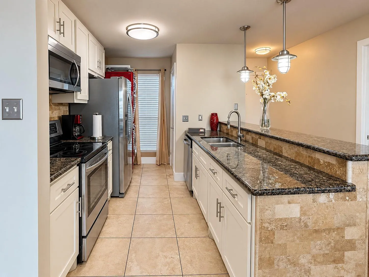 2 bed, 2.0 bath, 1018 sqft, $2,300 — Photo 4