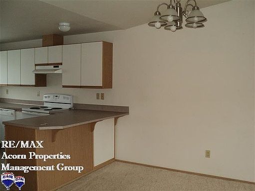 3rd image of 537 NE Ellis Way #202