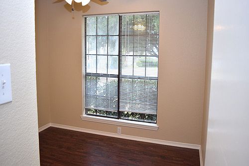 5th image of 1026 Meadow Run Dr