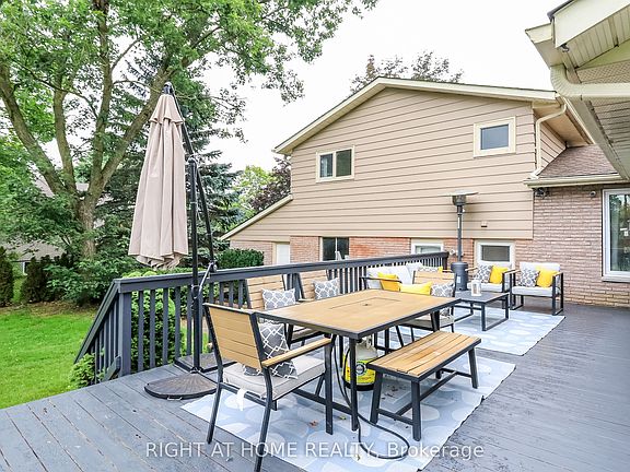 3rd image of 8 Sunset St