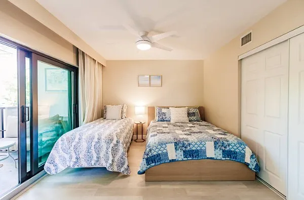 Room 2
Queen bed, single bed, air conditioning, bed sheets, ceiling fan, space to store clothes, essential services, extra pillows and blankets, clothes hooks, heating, iron, TV, blackout curtains.