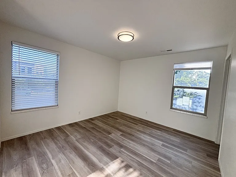 1583 E Stratford Ave #2 — Photo 14