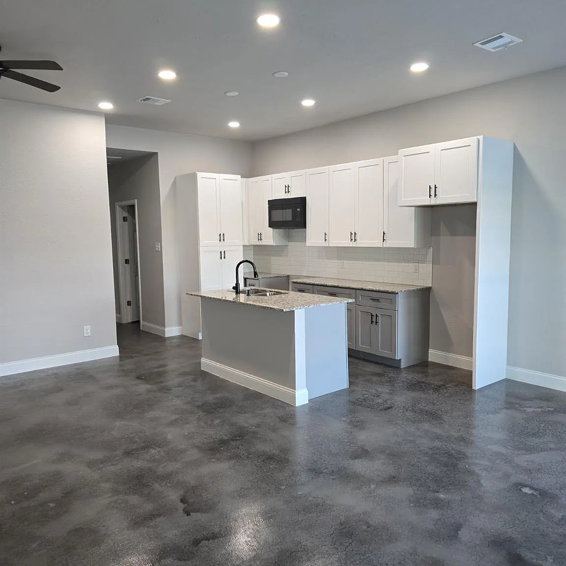 3 bed, 2.0 bath, 1230 sqft, $1,550 — Photo 3