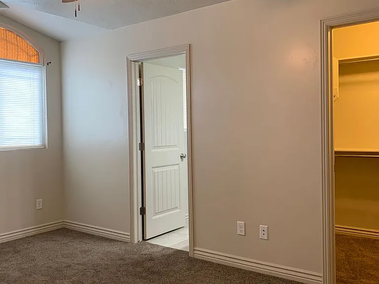 2378 S Knights Way — Photo 10