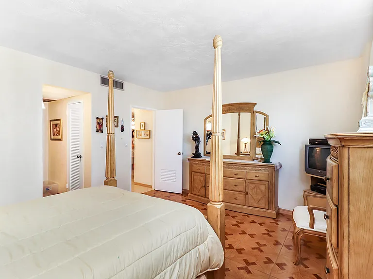 4250 Galt Ocean Dr #12D — Photo 11