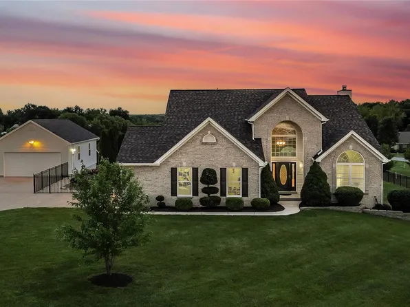 420 Brook Meadow Ct, Troy, MO 63379