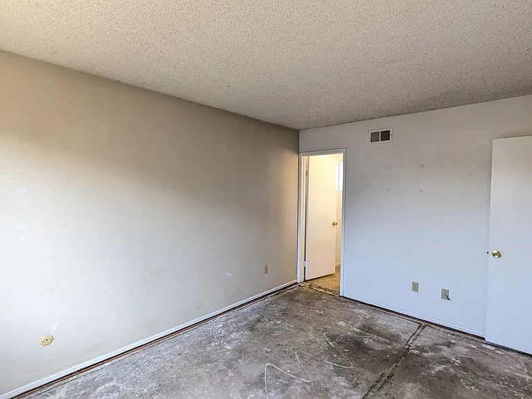 11425 Elbert Way — Photo 8