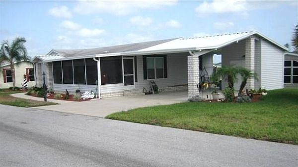 Home for Sale in Davenport, FL $85,000