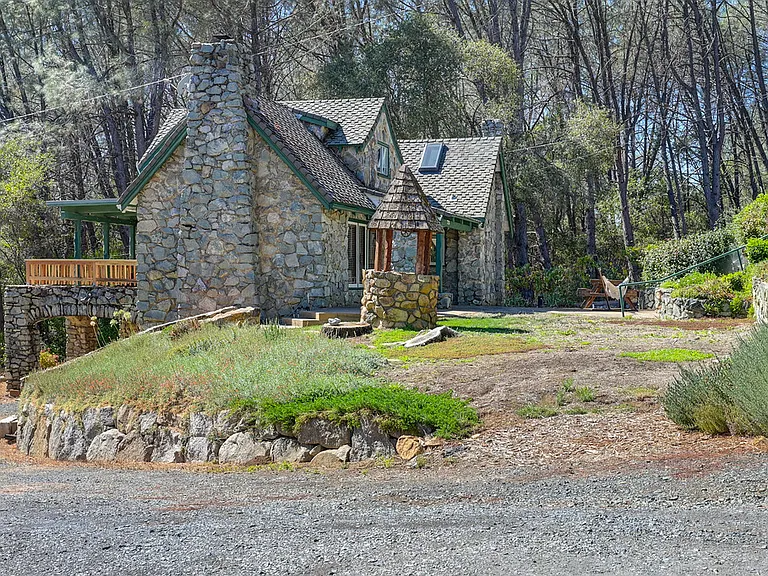 775 Lester Ln — Photo 65