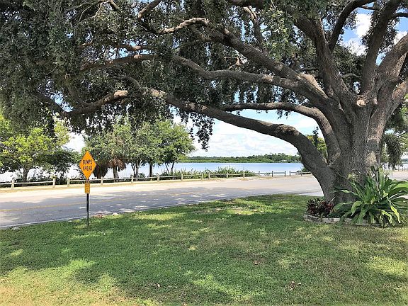 4th image of 5962 Lake Osborne Dr