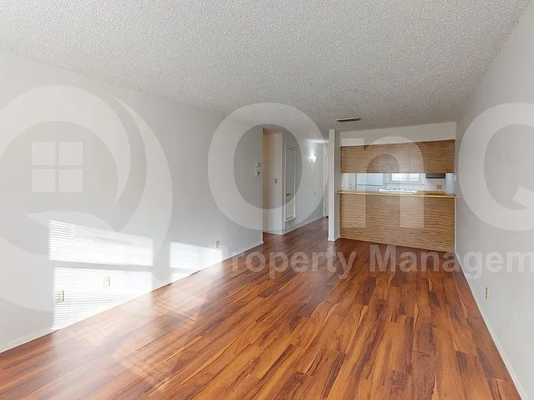 410 Bryan St #10 — Photo 6
