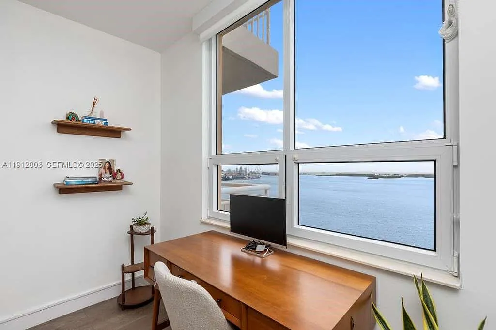 808 Brickell Key Dr — Photo 2