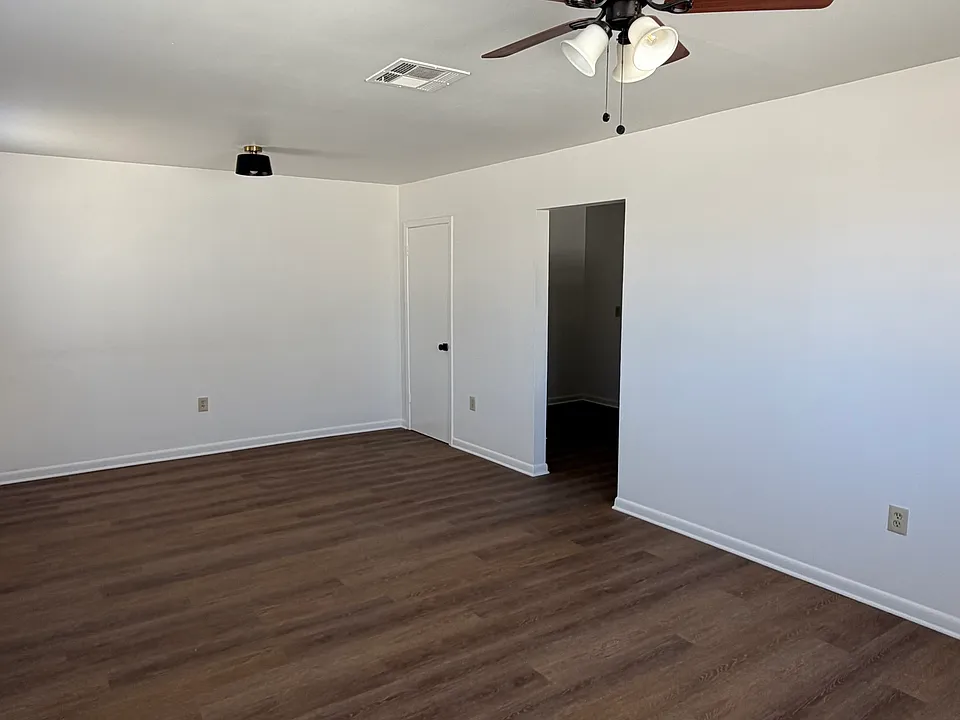 812 Richard St