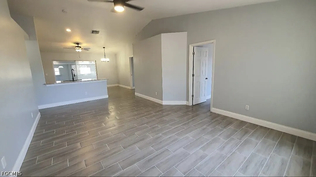 3 bed, 2.0 bath, 1415 sqft, $1,500 — Photo 3