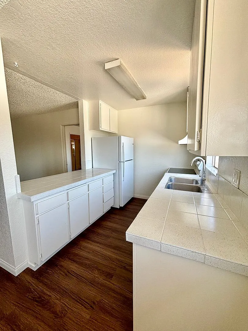 Building Photo - 3140 Midway Dr #A313