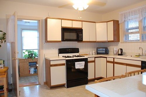 4th image of 2845 N McVicker Ave