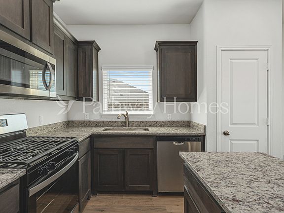 3rd image of 11104 Santana Dr