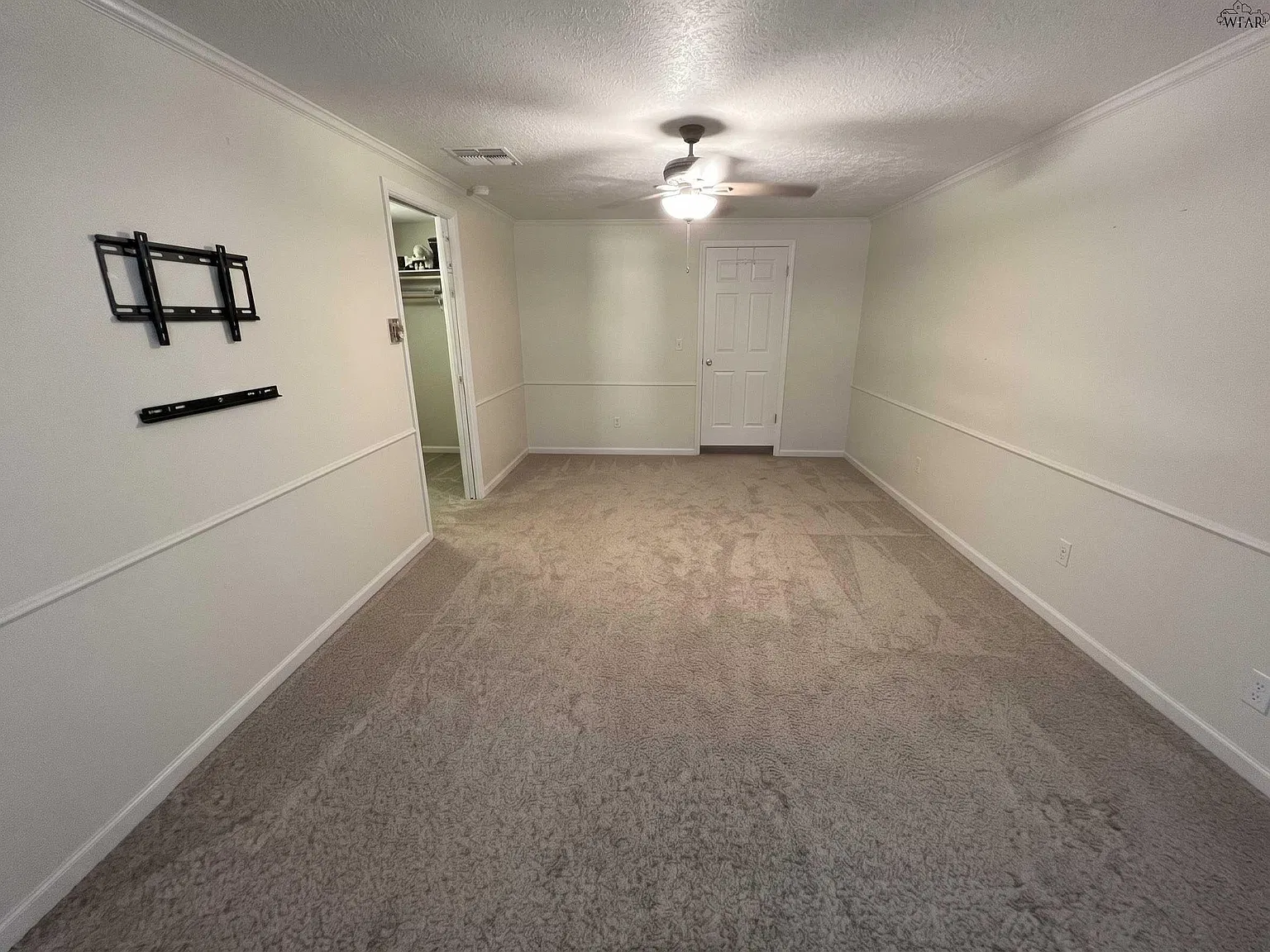 3 bed, 1.0 bath, 1144 sqft, $1,400 — Photo 4