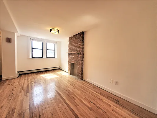 Rented by Ideal Properties Group | media 4