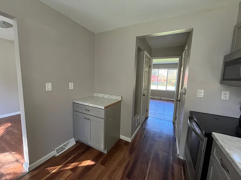 5836-5840 Glendora Rd — Photo 3