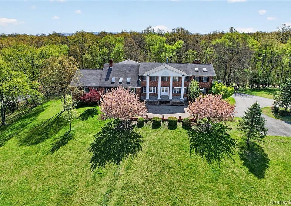 1st image of 285 Hill Rd