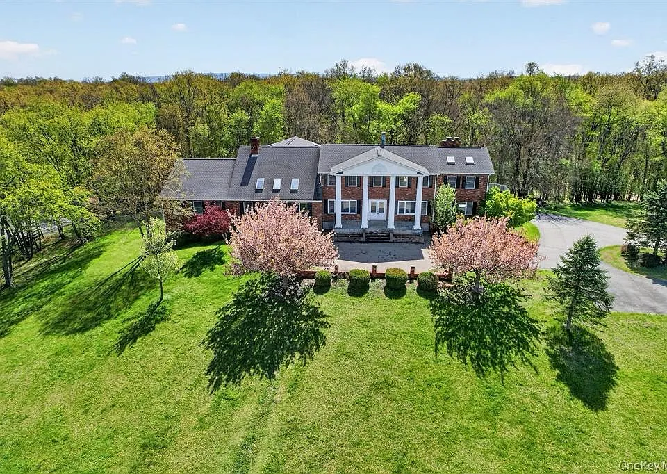 285 Hill Rd