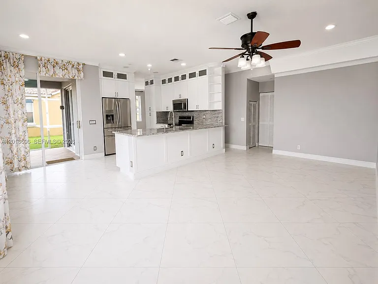 963 Falling Water Rd — Photo 6