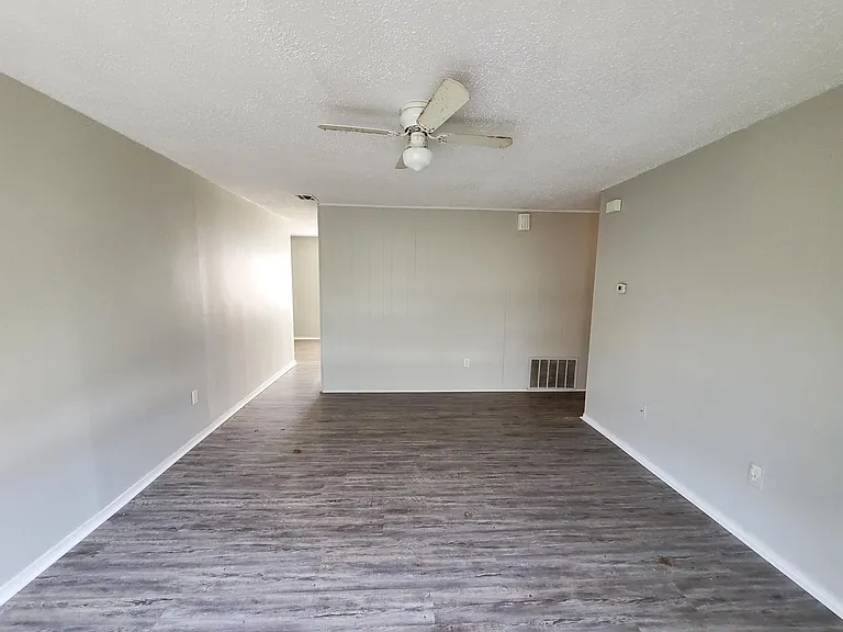 1047 Wellspring Dr — Photo 3