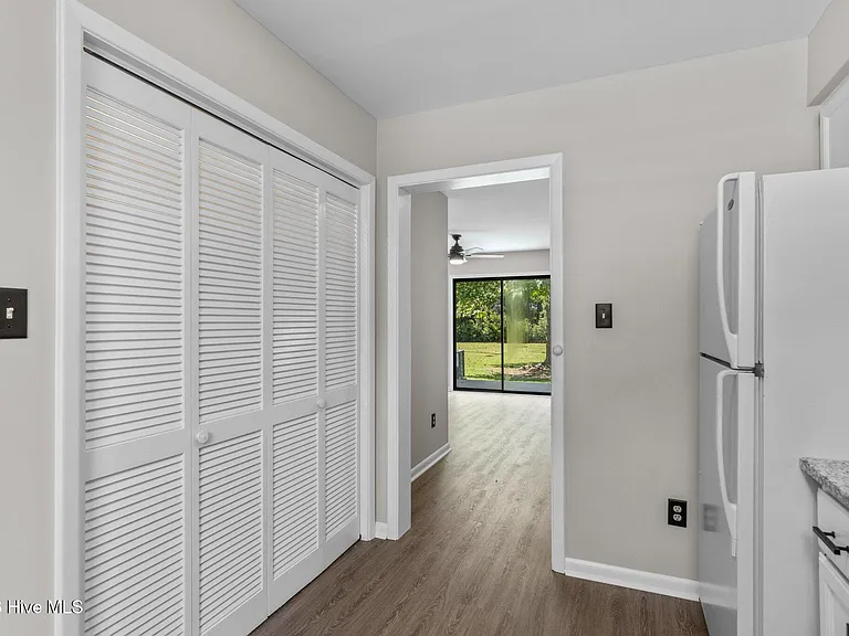 L48 Port West Ct #4D — Photo 7
