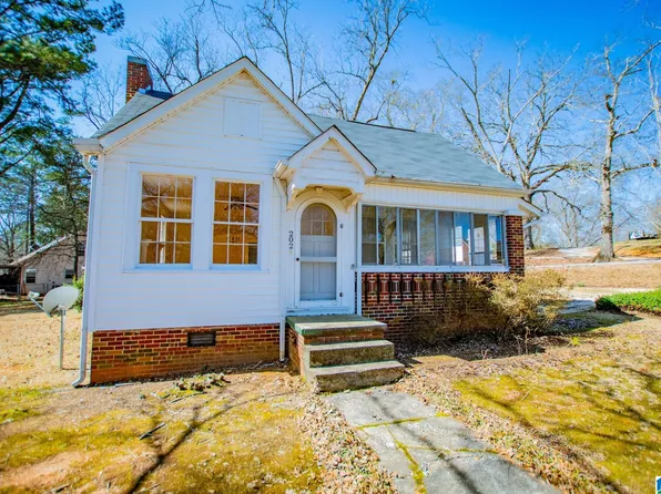 202 Almon St, Heflin, AL 36264