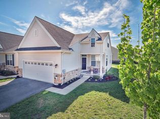 15 Grand National Ln, Newark, DE 19702