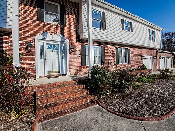 3rd image of 4761 Belroi Green Cir
